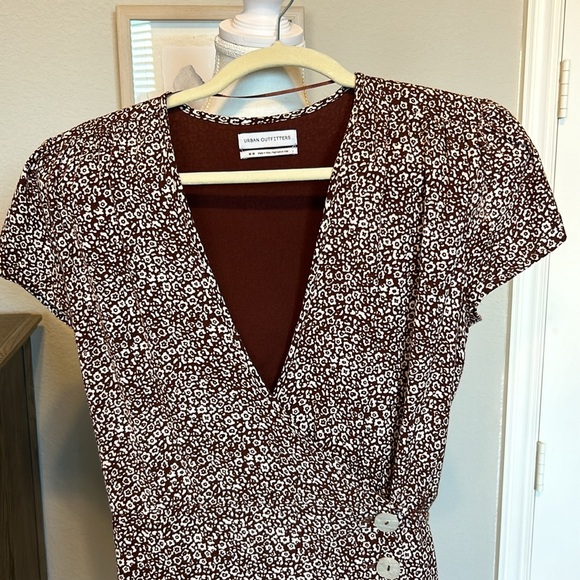 Urban Outfitter Wrap Romper Shorts Brown and Cream Size Medium - Picture 2 of 9